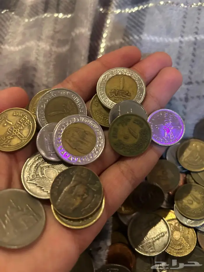 عندي عملات ورقيات وحديد واشياء خاصة بالجرايد للبيع 5