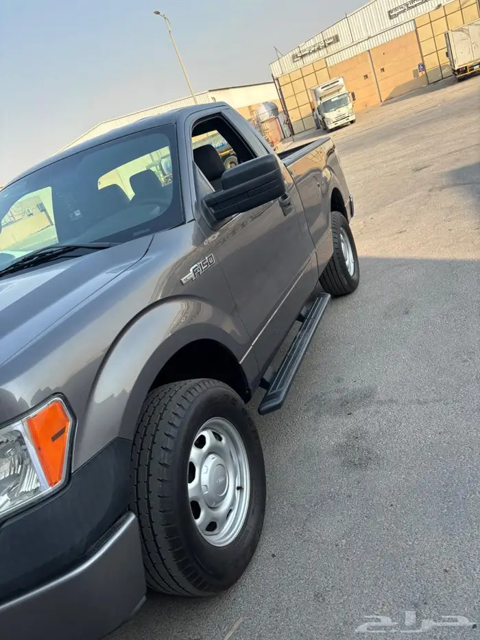 فورد f150 موديل 2013 بدون دبل ماشي 68 الف 8 سلندر 2