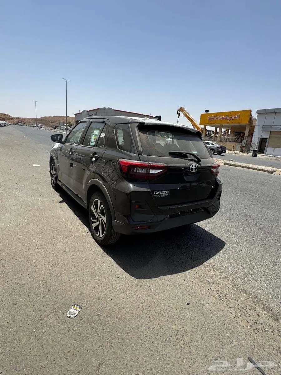 تويوتا رايز ليمتد 1000 cc تربو اسود موديل 2024 4