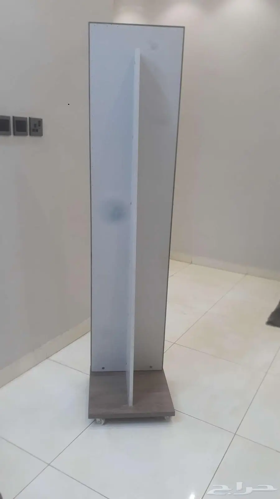 مرآه متحركه كلاسيكيه مع دولاب صغير كلاسيكي 1