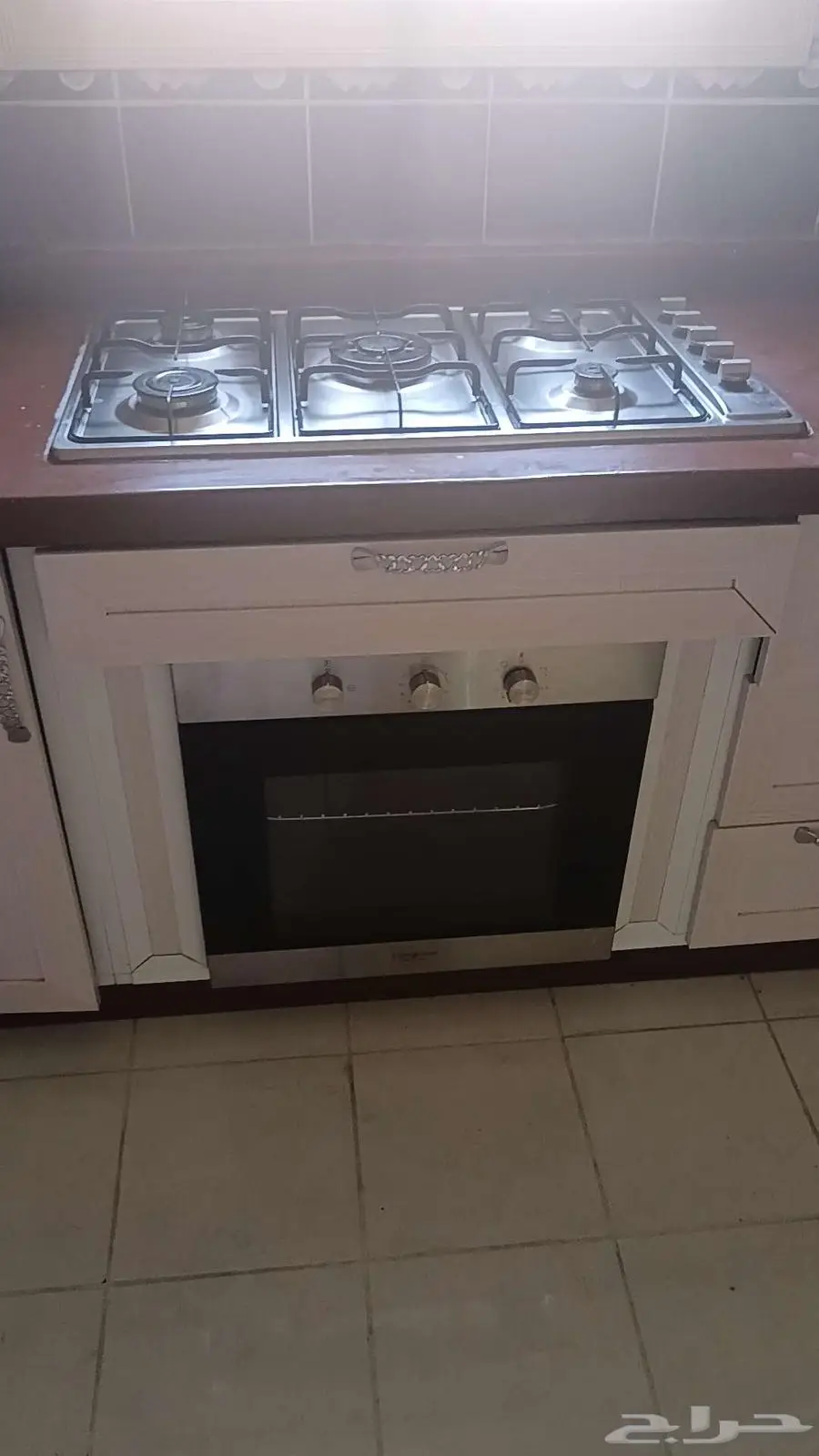 مطبخ للبيع مع غاز وفرن 2