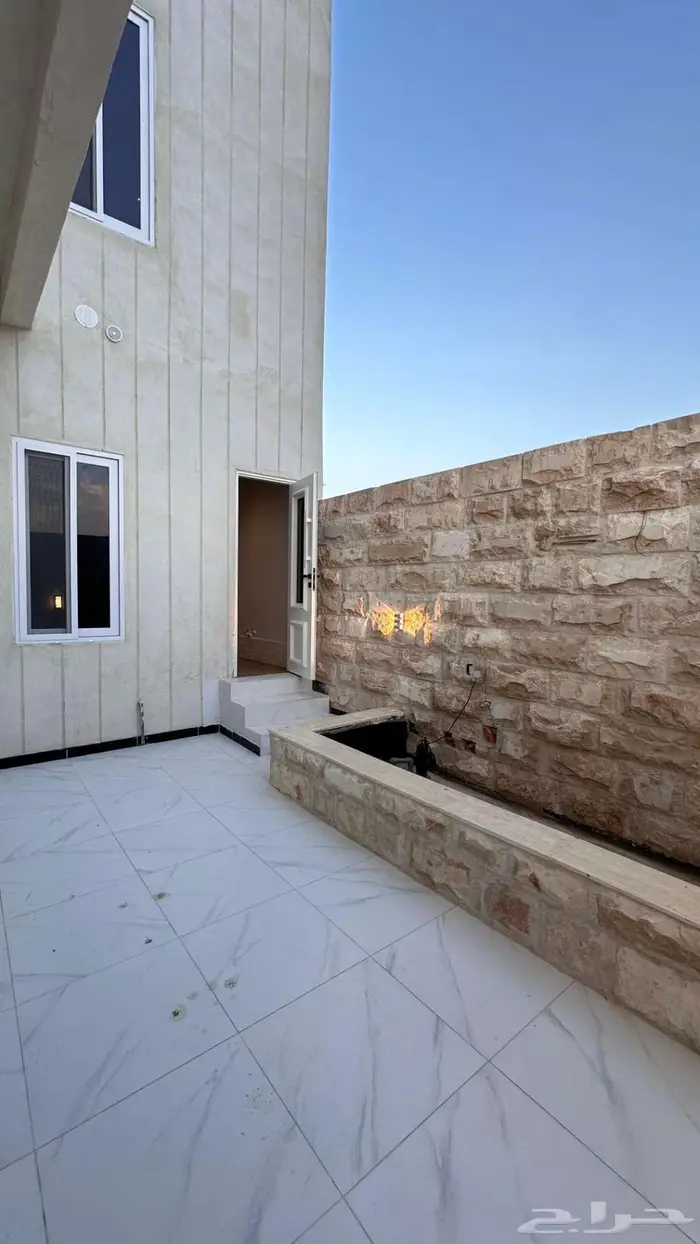 للبيع فيلا في الحمراء دورين ب850 7