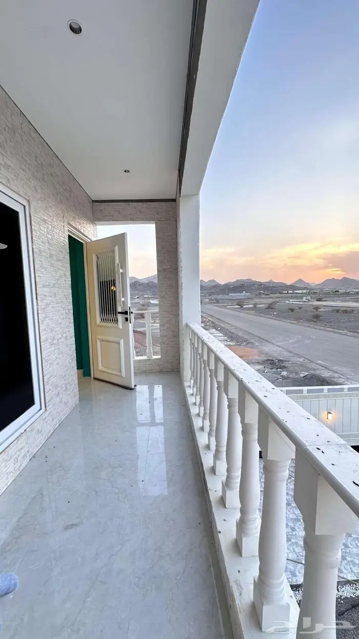 للبيع فيلا في الحمراء دورين ب850 3