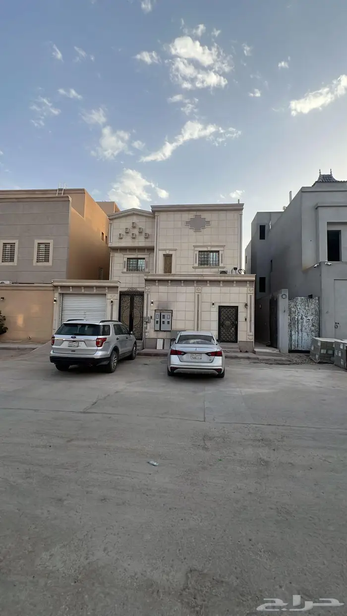 للبيع فيلا في حي العارض 312 متر دور دور شقه 1