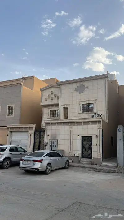 للبيع فيلا في حي العارض 312 متر دور دور شقه 0