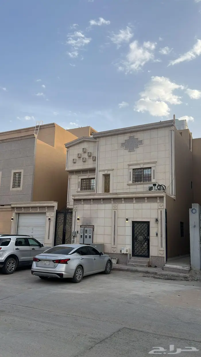 للبيع فيلا في حي العارض 312 متر دور دور شقه 0