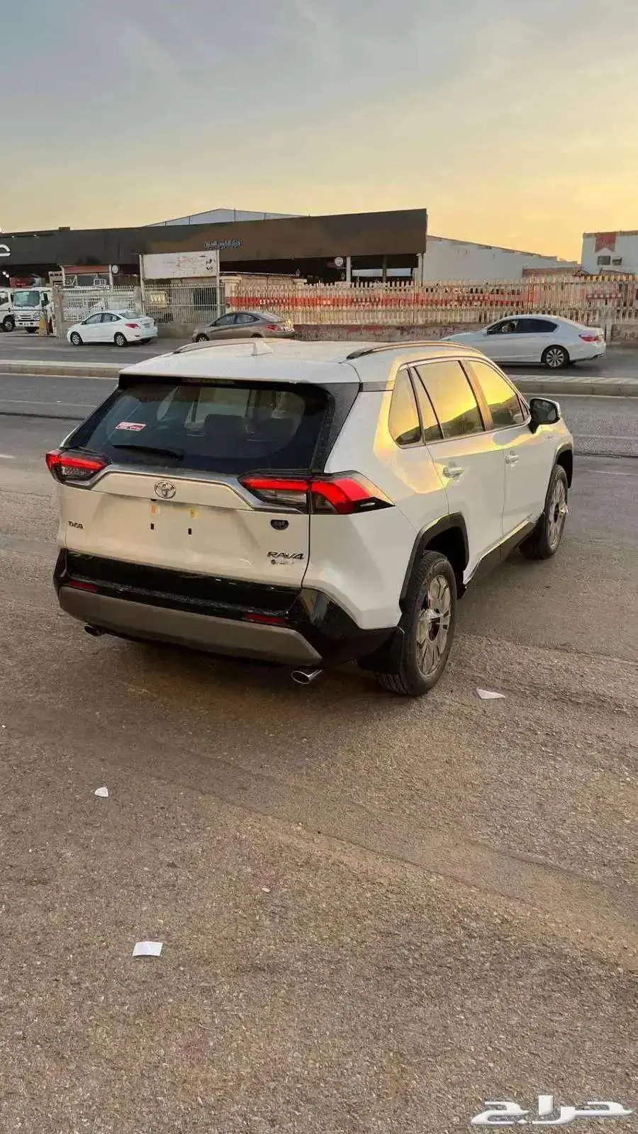 تويوتا راف فور نص فل XLE بنزين سعودي 2025 عرض خاص 3
