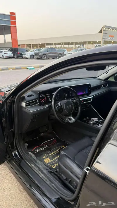 كيا 5 2021 عداد 126000 اسود نص فل 7