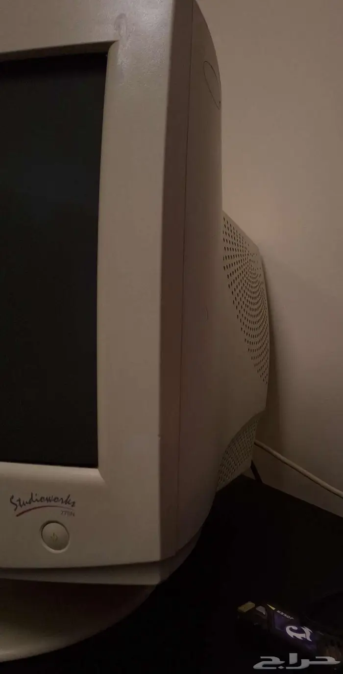 شاشة كمبيوتر قديمة LG Studioworks 775N CRT 4
