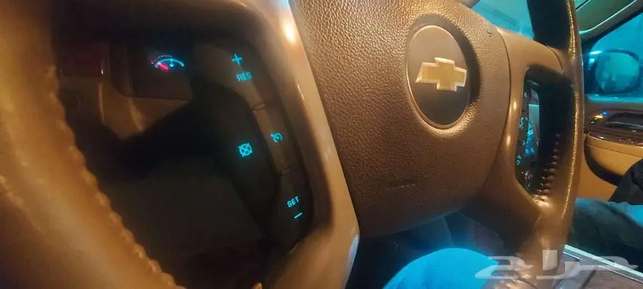 للبيع تاهو مخزنه عداد 100الف فل كامل 2014 17