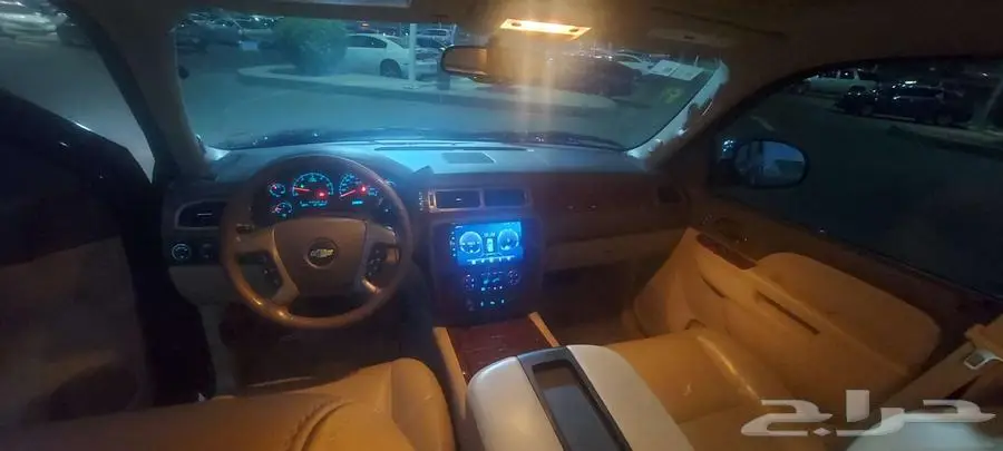 للبيع تاهو مخزنه عداد 100الف فل كامل 2014 14
