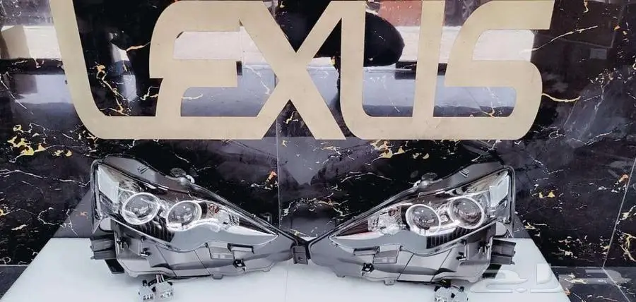 صدام مع شبك الشكل الجديد لكزس ارنوب LEXUS IS 2015 3