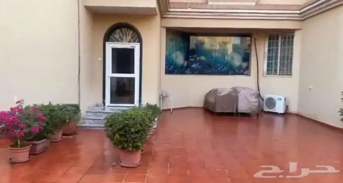 فيلا مميزة بحي البساتين 720متر 1