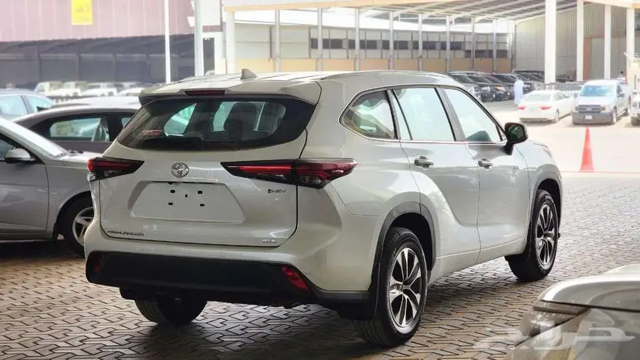 تويوتا هايلاندر GLE 2025 البيع كاش واقساط عبر البنوك 5
