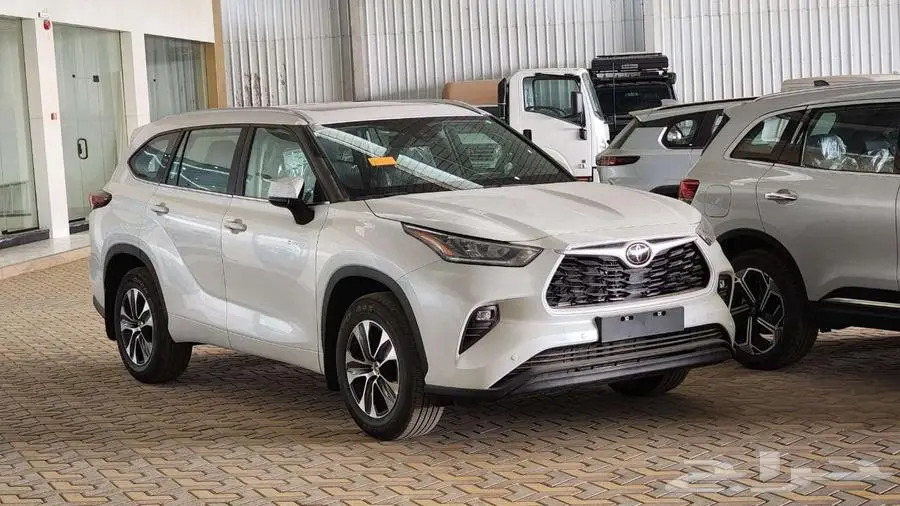 تويوتا هايلاندر GLE 2025 البيع كاش واقساط عبر البنوك 0