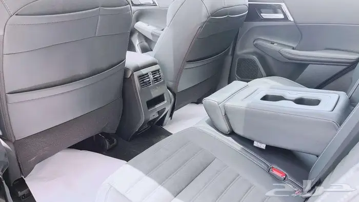 ميتسوبيشي اوتلاندر - نصف فل 7 راكب 2025 6