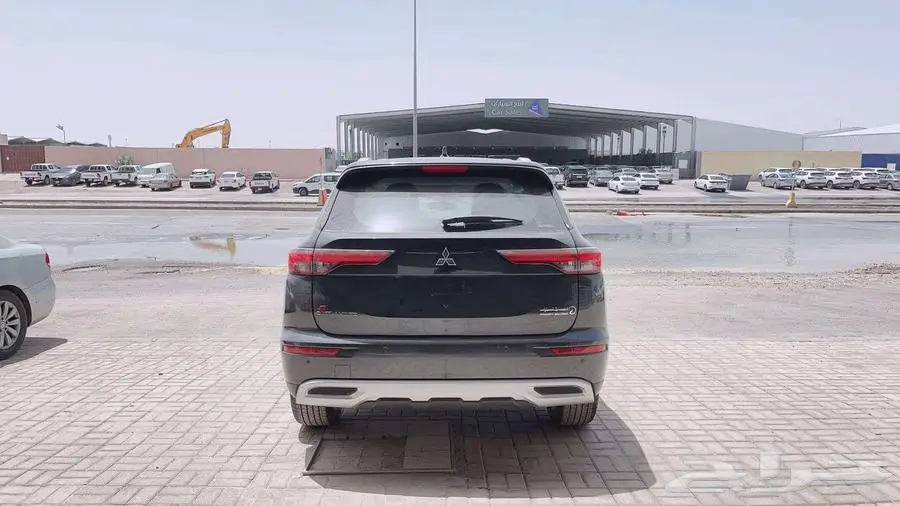 ميتسوبيشي اوتلاندر - نصف فل 7 راكب 2025 3