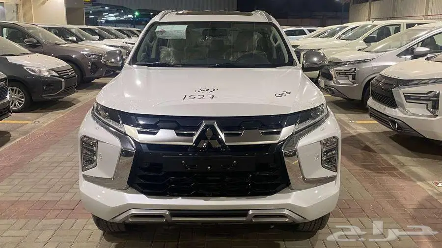 ميتسوبيشي مونتيرو نص فل موديل 2025 بنزين 0