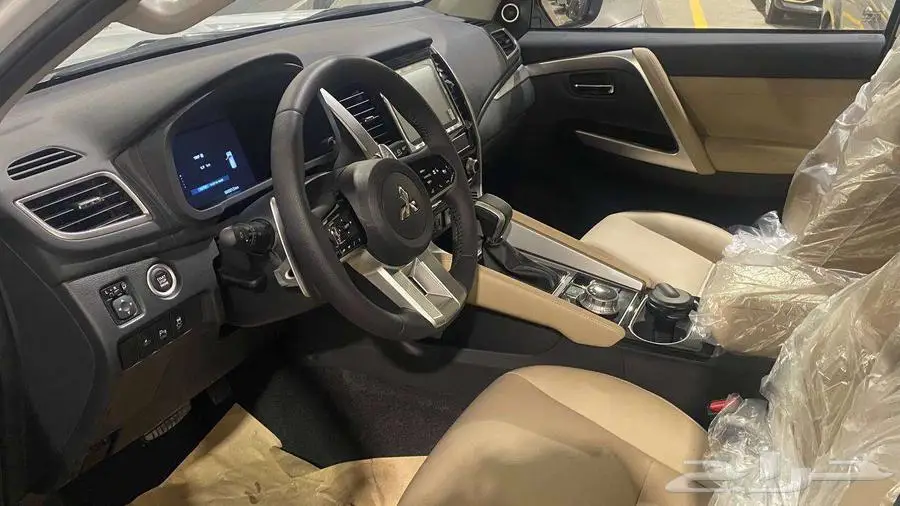 ميتسوبيشي مونتيرو نص فل موديل 2025 بنزين 8