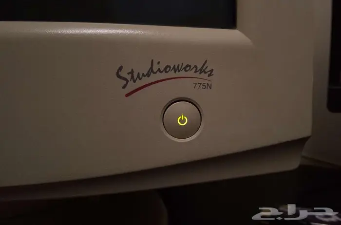 شاشة كمبيوتر قديمة LG Studioworks 775N CRT 1