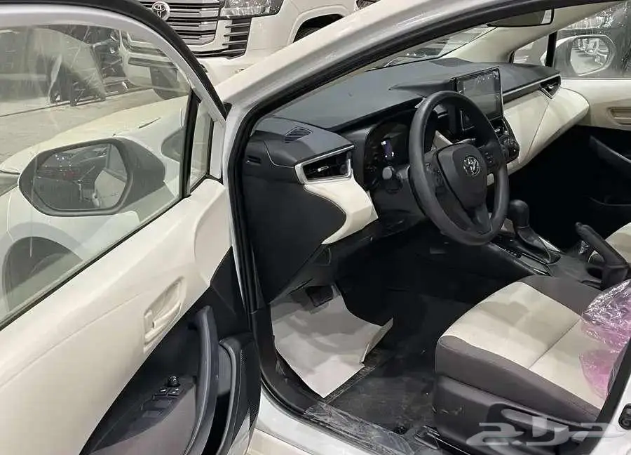 تويوتا كورولا 2025 1600 CC بطاقة جمركيه وارد البريمي 2