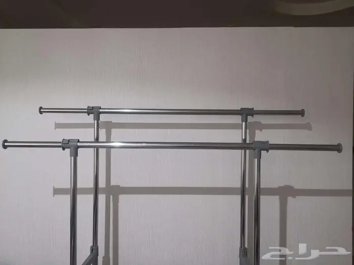 استاند تعليق ملابس مزدوج بعجلات مستعمل نظيف 5