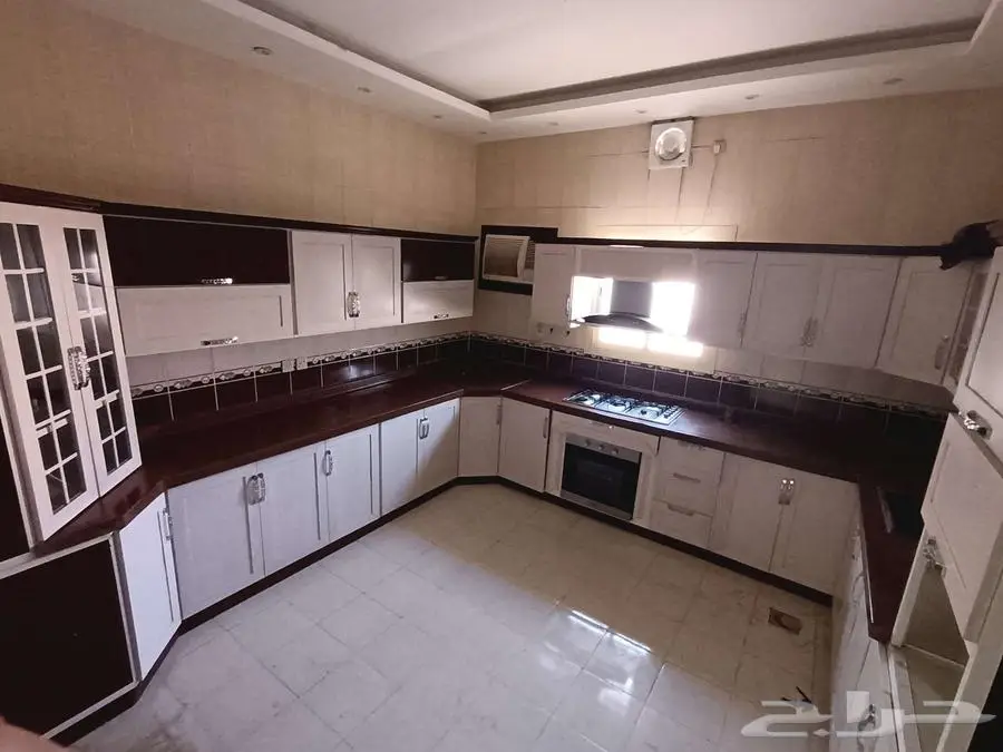 مطبخ للبيع مع غاز وفرن 0