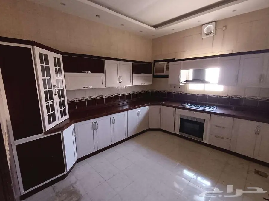 مطبخ للبيع مع غاز وفرن 1