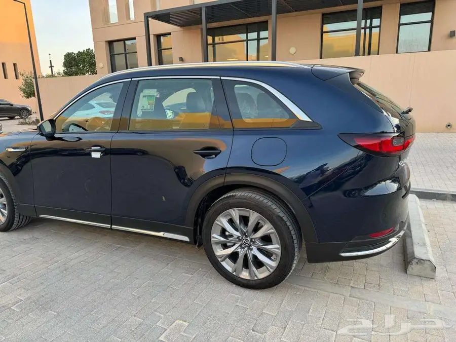 2025 MAZDA CX-90  HIGH  TRIM - EXCELLENT CONDITION 3