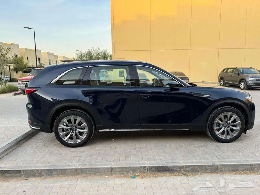 2025 MAZDA CX-90  HIGH  TRIM - EXCELLENT CONDITION 7