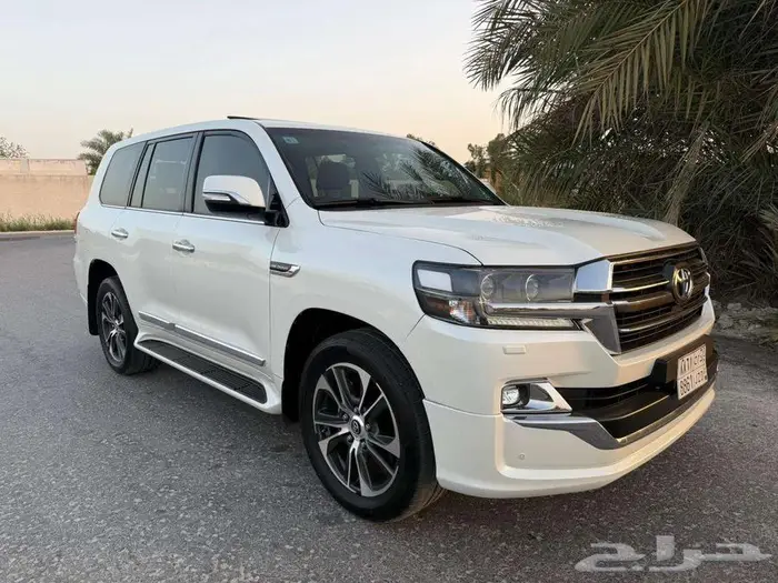 لاندكروزر 2020 GXR توربنق العداد 135 الف بدي وكاله 0