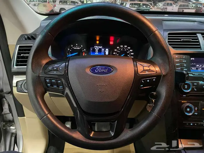 فورد اكسبلورر 2017 فضي ماشيه 166000كم 34