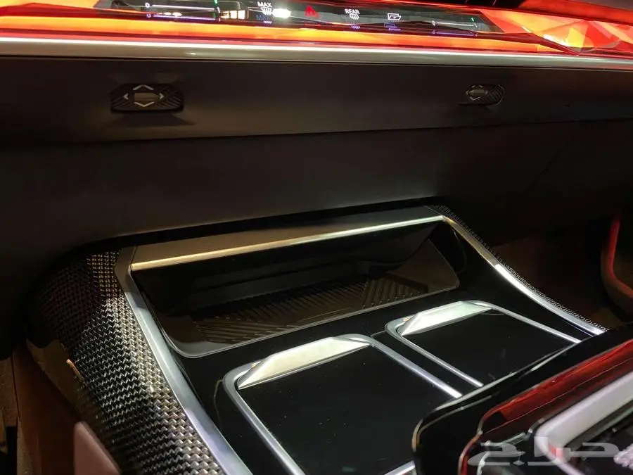 بي ام دبليو 735i 2025 ابيض داخل احمر الفئة السابعة خليجي 38