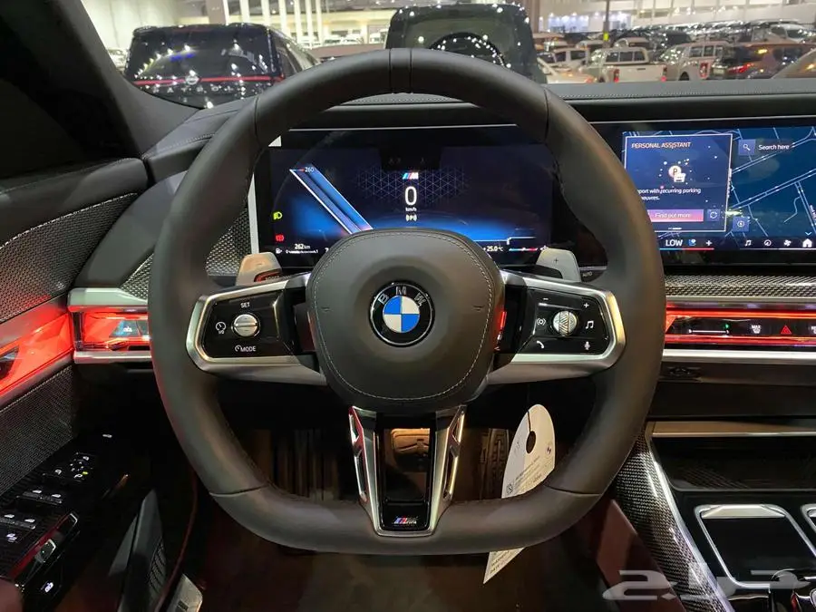 بي ام دبليو 735i 2025 ابيض داخل احمر الفئة السابعة خليجي 48