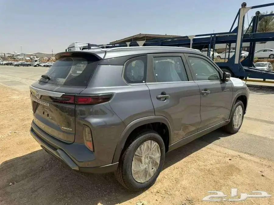 تويوتا اوربان كروز GLX فل كامل 2025 6