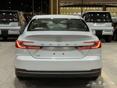 تويوتا كامري LE بنزين 2025 متاح اقساط و كاش 6