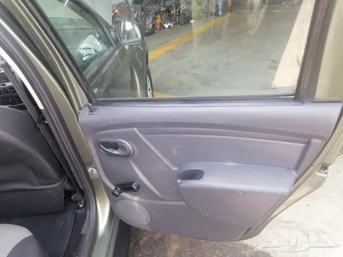 رينو داستر بحالة جيدة موديل 2015 للبيع 10