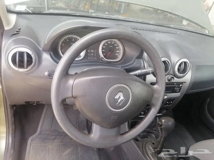 رينو داستر بحالة جيدة موديل 2015 للبيع 5