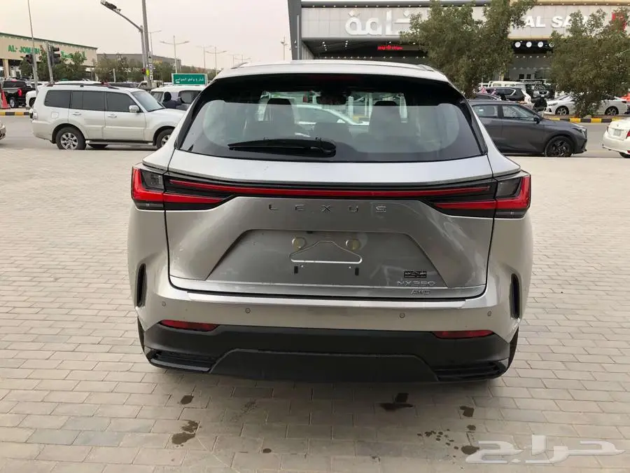 لكزس NX 350 AA 2025 تيتانيوم داخلي احمر 13