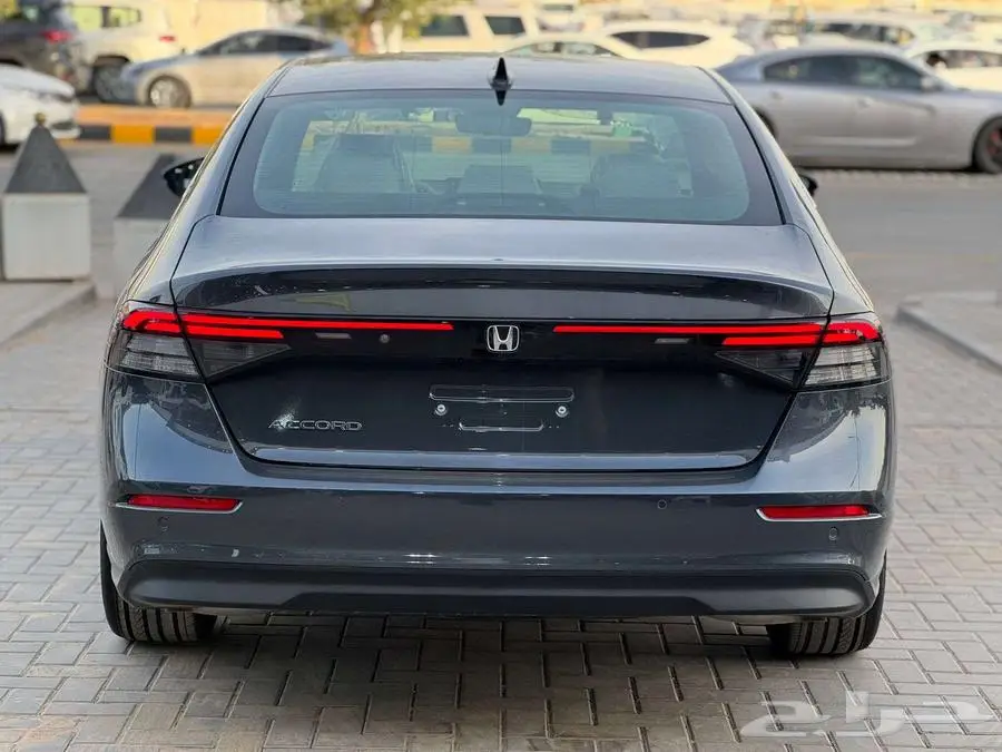 هوندا اكورد EX نص فل موديل 2025 13