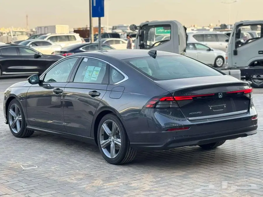 هوندا اكورد EX نص فل موديل 2025 11