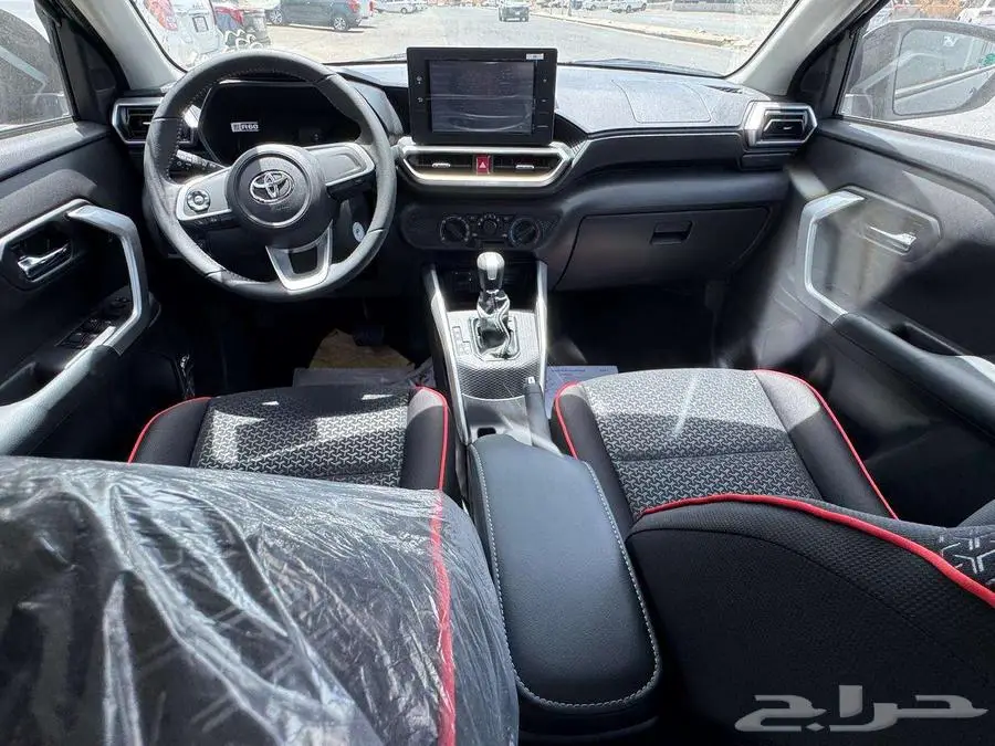 تويوتا رايز ليمتد 1000 cc تربو اسود موديل 2024 6