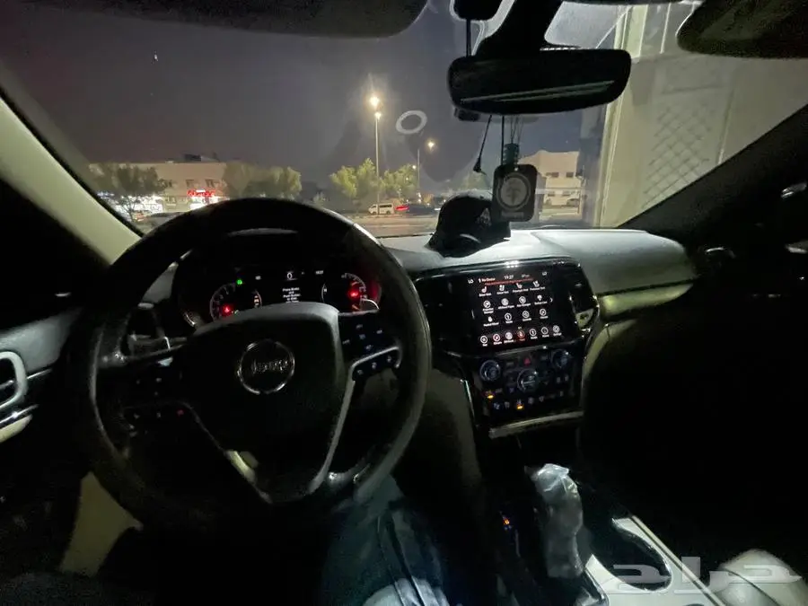 جيب جراند شيروكي ليميتد 2020 3