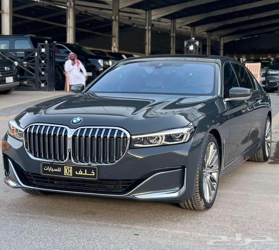 بي ام دبليو 730 موديل 2020 - معرض خلف للسيارات 3