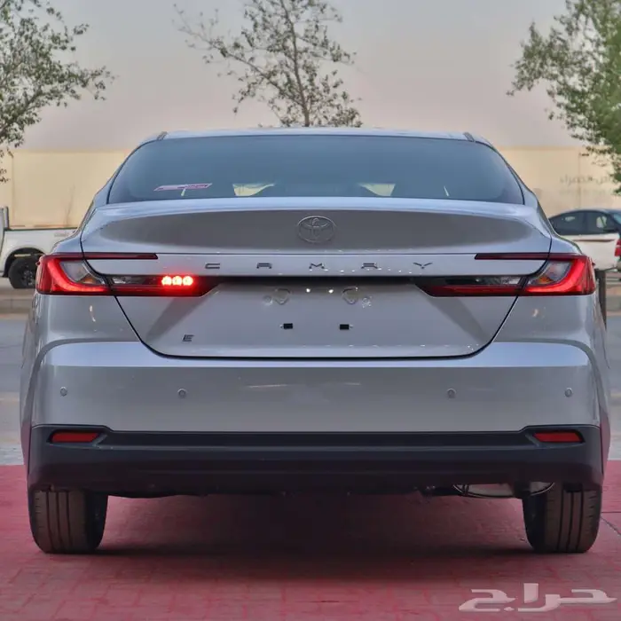 تويوتا كامرى E ستاندر بنزين 2025 13