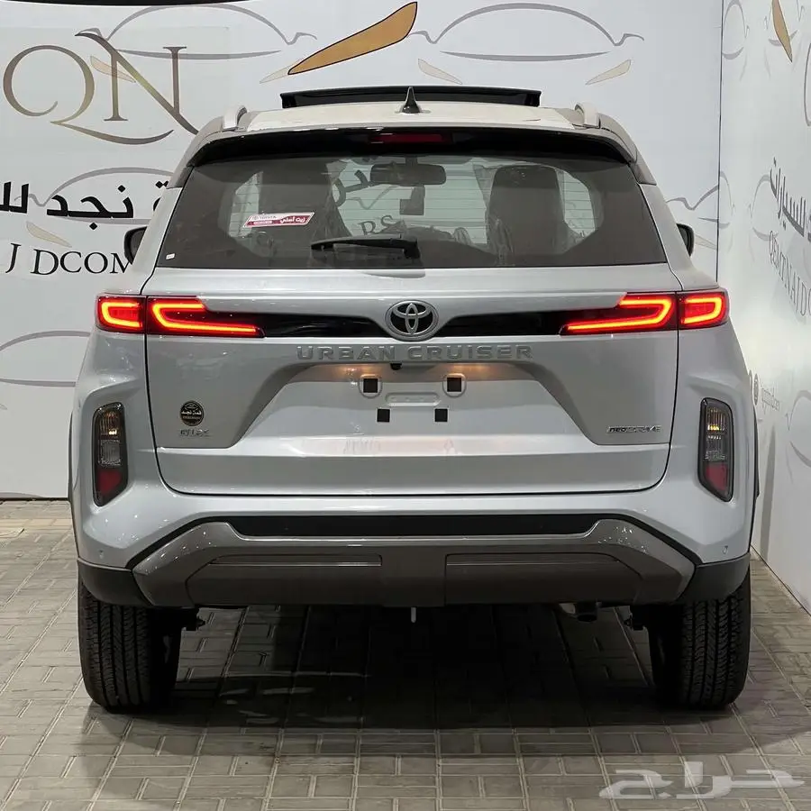 تويوتا اوربان كروزر GLX بنزين 2025 كاش أو أقساط 3
