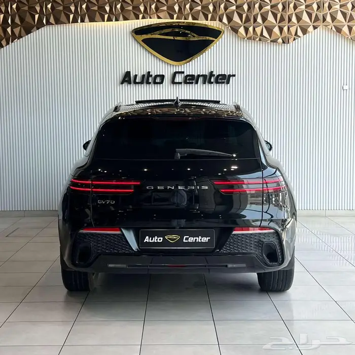 GENESIS GV 70 2024 BLACK 3
