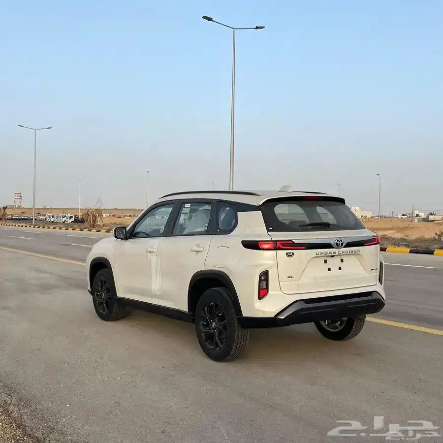 تويوتا اوربان كروز 2025 جميع الفئات والالوان اقوى العروض 5