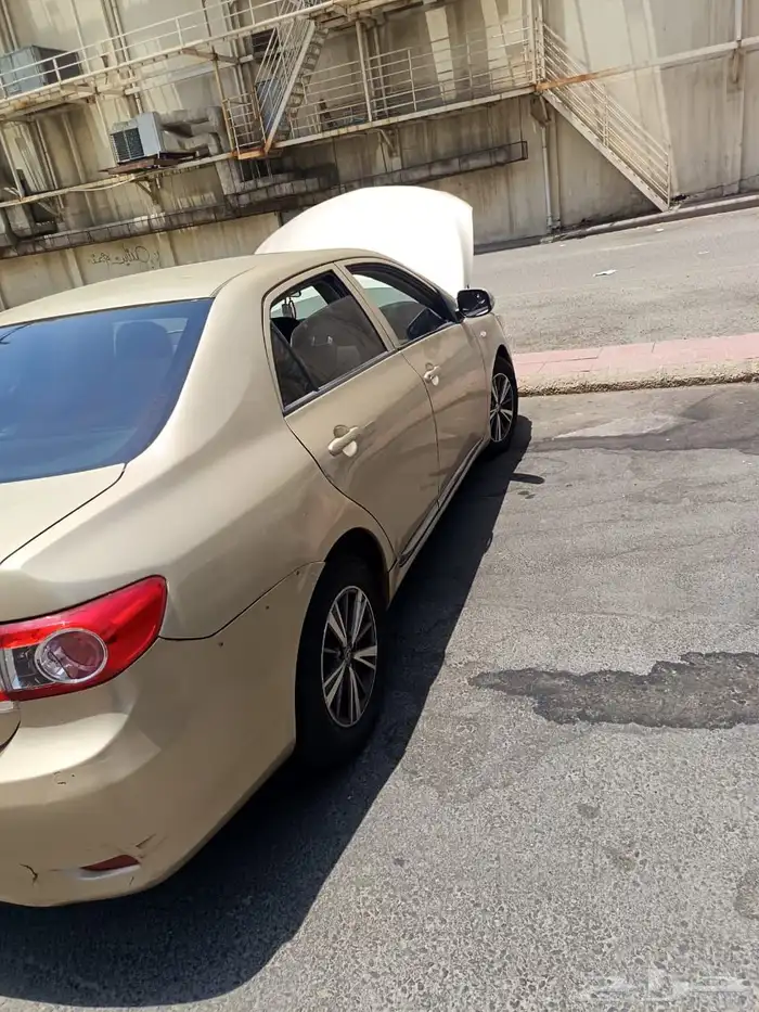 للبيع كورلا انا معلن والرقم موجود للتواصل 2