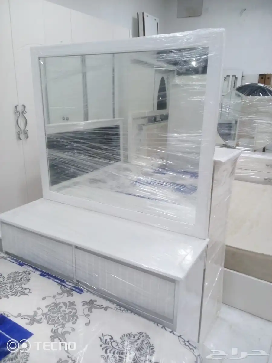 غرفة نوم مستعمل مجدد للبيع مع المرتبه 1